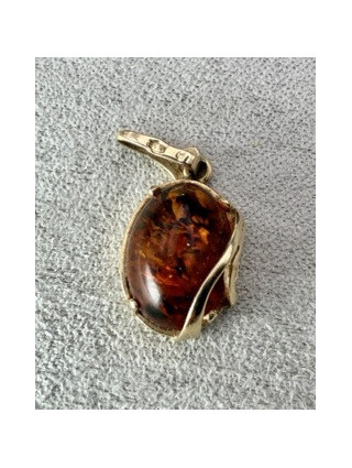 Złota zawieszka z bursztynem pr.585 1.97g