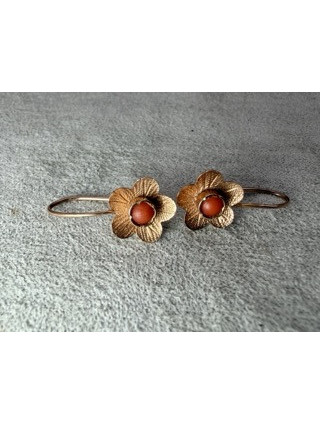 Złote kolczyki z koralem pr.583 1.59g