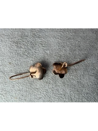 Złote kolczyki z koralem pr.583 1.59g