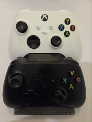 Konsola XBOX SERIES X stan BDB 2x Pad gry stacja ładuącja Kraków W