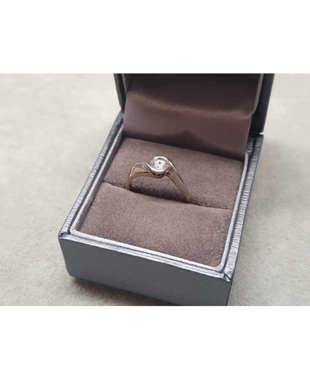 Złoty pierścionek próby 585 3,09g R9